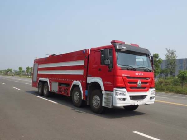 重汽豪沃25噸泡沫消防車(chē)(國(guó)五)